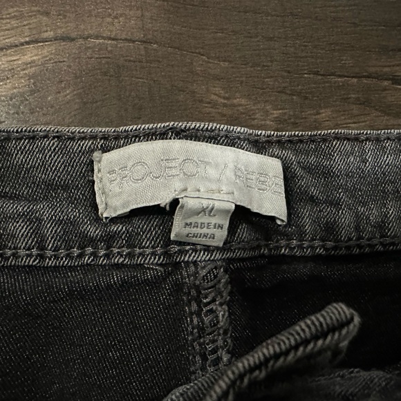 Mini skirt - Picture 3 of 3